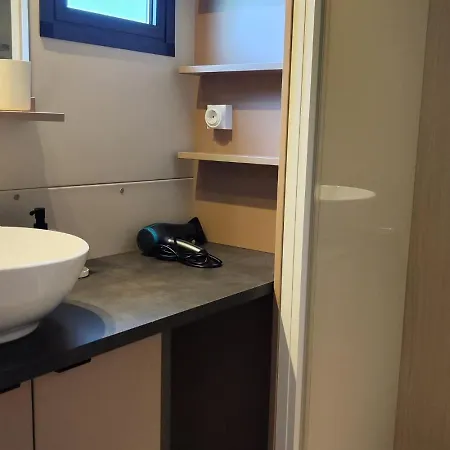 Camping Colombres مكان تخييم *