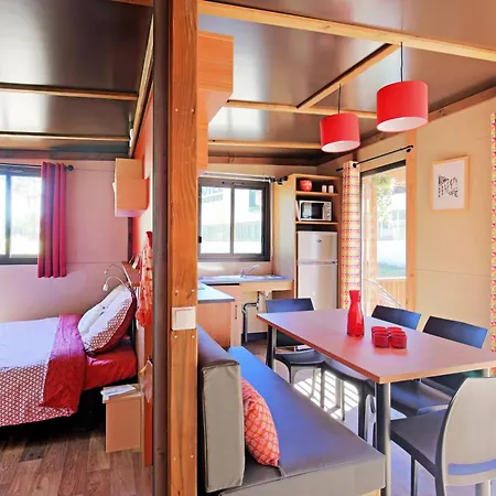 Camping Colombres مكان تخييم كولومبيريز