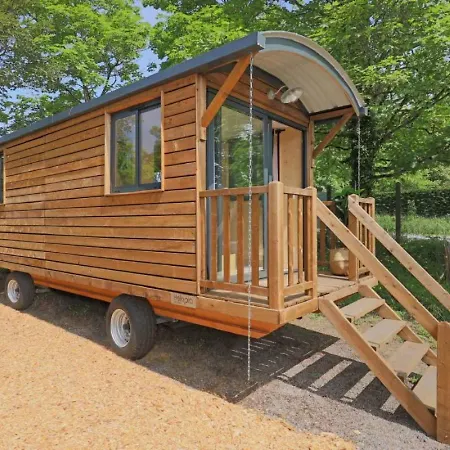 مكان تخييم Camping Colombres *