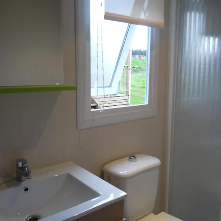 مكان تخييم Camping Colombres *