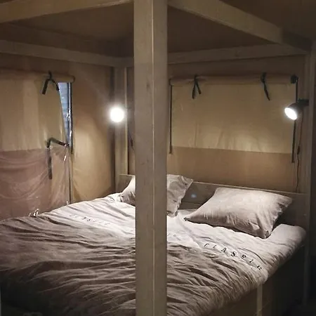 مكان تخييم Camping Colombres